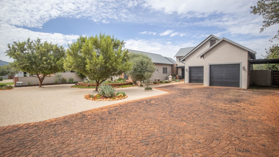 To Let 3 Bedroom Property for Rent in The Coves North West